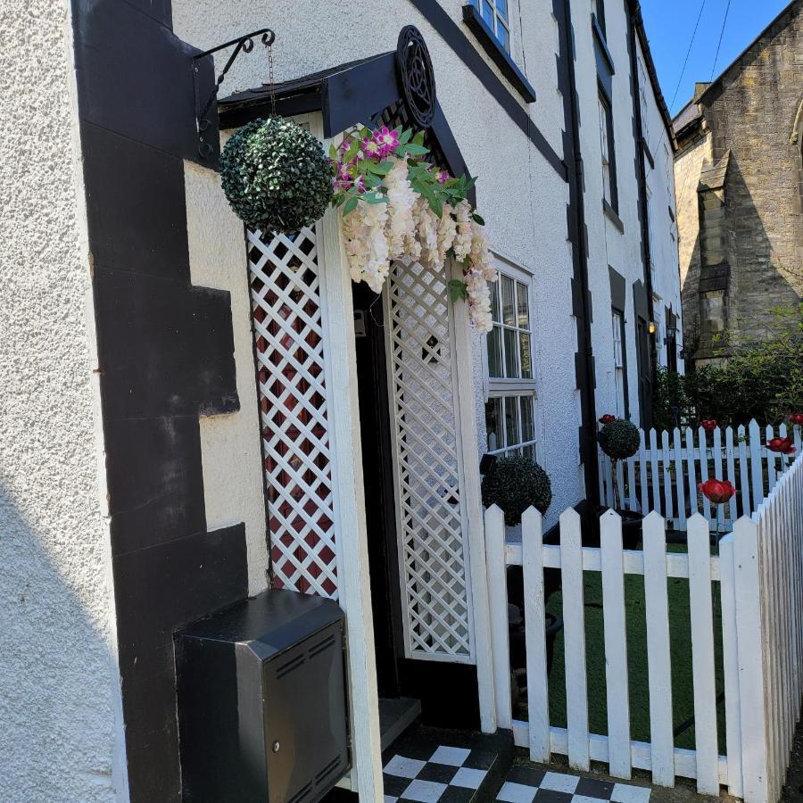 8 Opera Suites, Llangollen Exterior photo