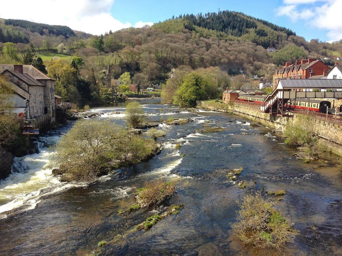 8 Opera Suites, Llangollen Exterior photo